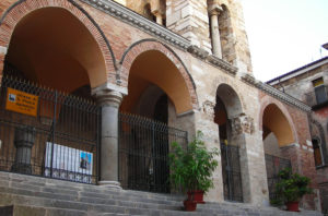 Vivi Minturno Scauri - Chiesa San Pietro Apostolo | viviminturnoscauri.it